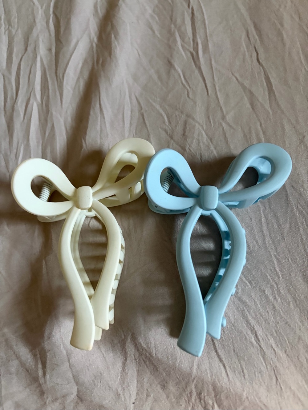 Bow Hair Claw Clips for Women - Cream & Light Blue